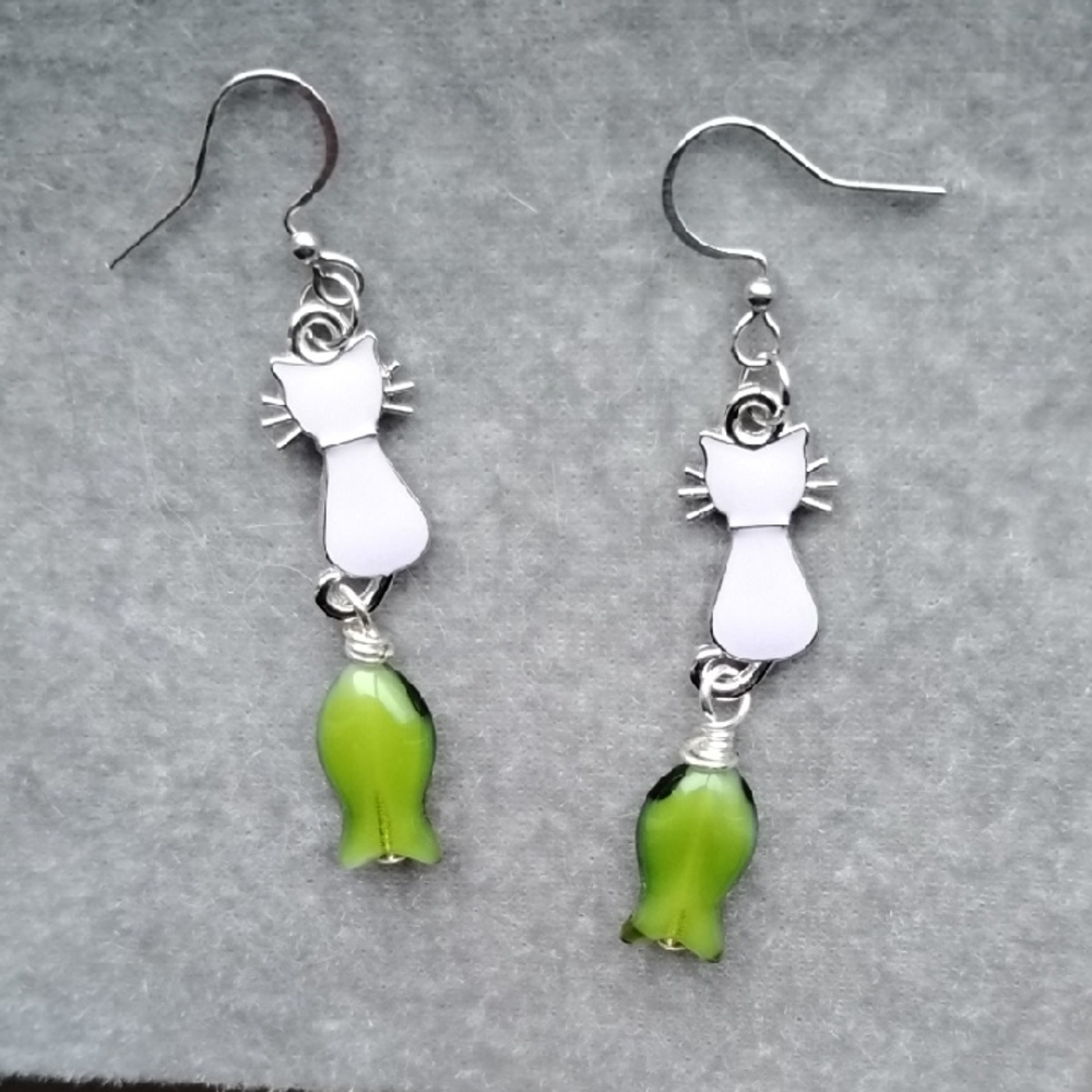 Hand Crafted Lavender Enamel Cat Charm With Glass Fish